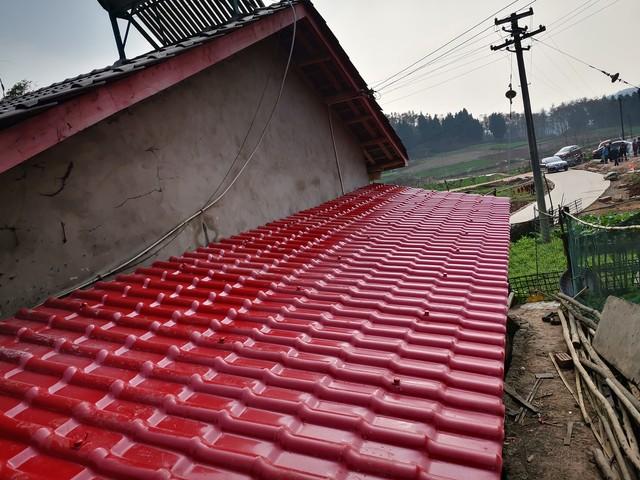 鋁鎂錳瓦和樹(shù)脂瓦哪個(gè)好？哪個(gè)更耐用